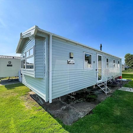 فندق Lovely 8 Berth Caravan At Broadland Sands Holiday Park In Suffolk Ref 20016Bs Hopton on Sea المظهر الخارجي الصورة